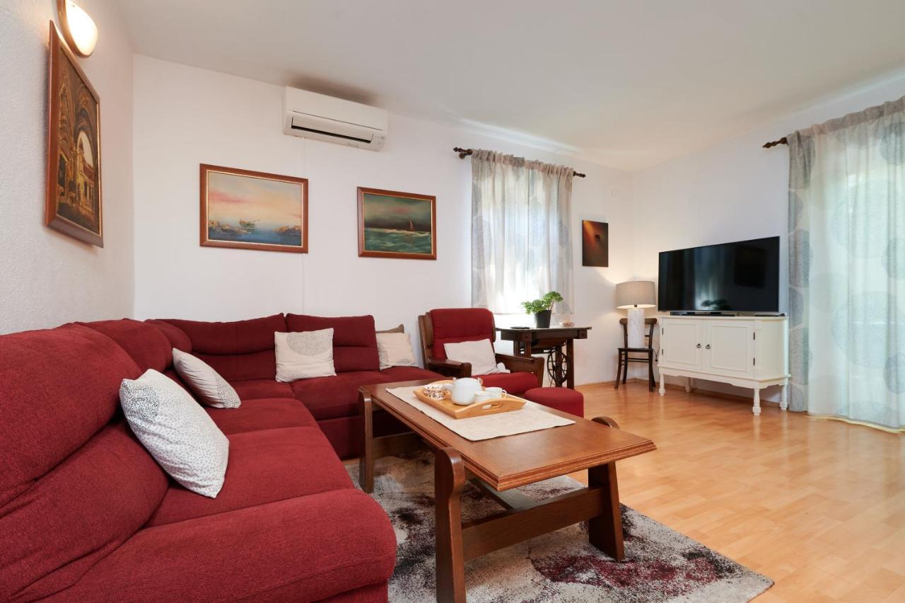 Guesthouse Aria Trogir Buitenkant foto