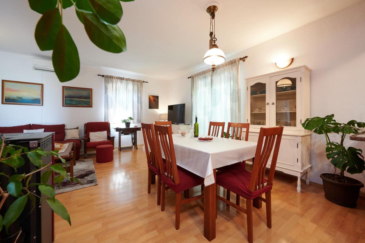 Guesthouse Aria Trogir Buitenkant foto