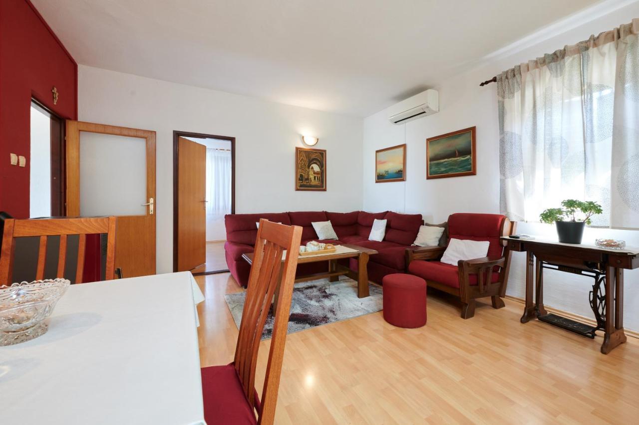 Guesthouse Aria Trogir Buitenkant foto
